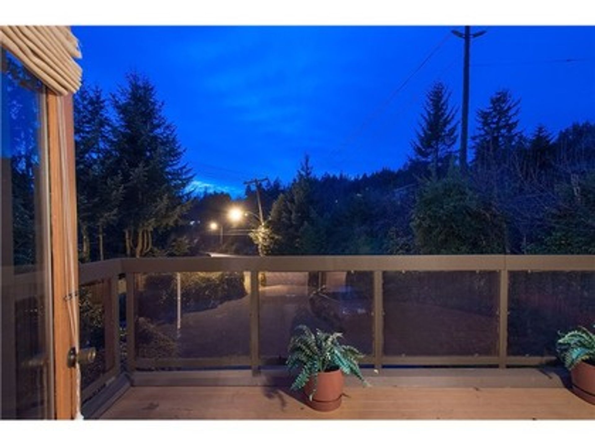 image-261564716-20-1 at 3397 Marine Drive, West Vancouver image-261564716-20-1 at 3397 Marine Drive, West Vancouver