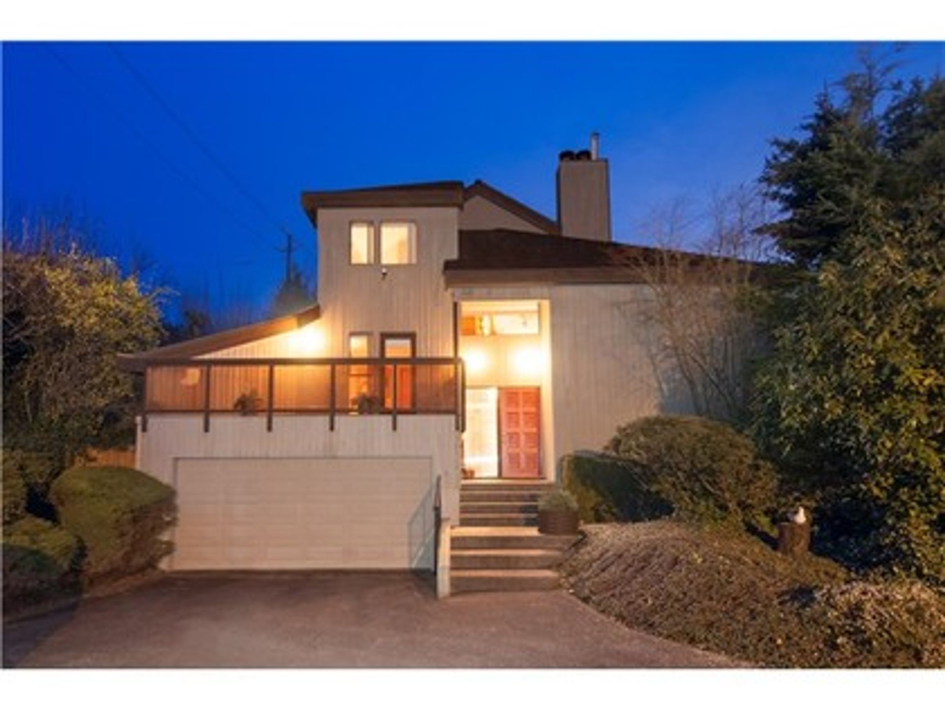 image-261564716-3-1 at 3397 Marine Drive, West Vancouver image-261564716-3-1 at 3397 Marine Drive, West Vancouver