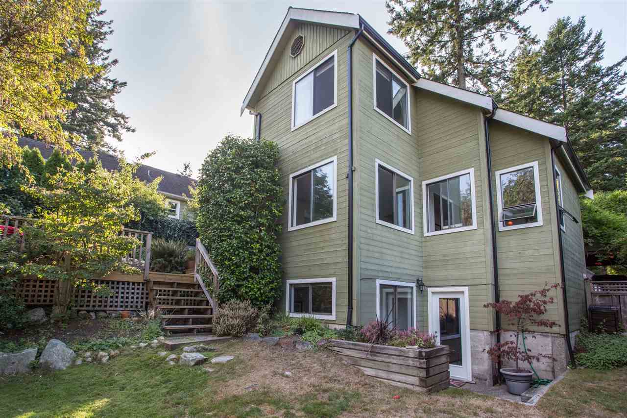 6810 Hycroft Road, Whytecliff, West Vancouver photo number 1 6810 Hycroft Road, Whytecliff, West Vancouver photo number 1