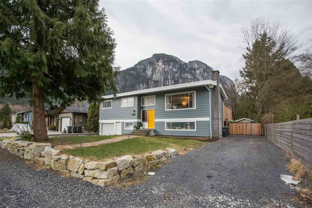 1800 Cedar Drive, Valleycliffe, Squamish photo 3 1800 Cedar Drive, Valleycliffe, Squamish photo 3