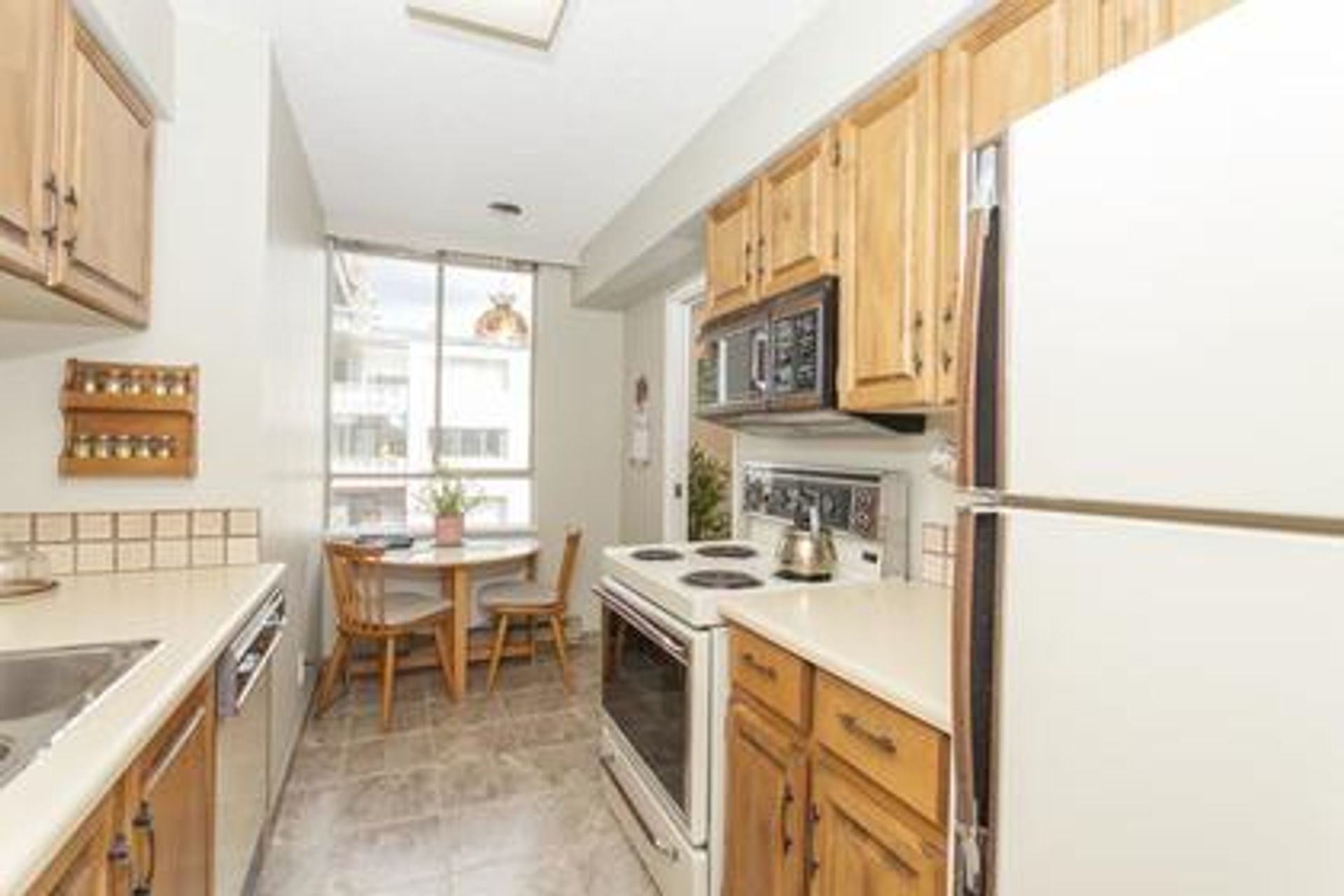 kitchen3-1 at 402 - 1485 Duchess, Ambleside, West Vancouver kitchen3-1 at 402 - 1485 Duchess, Ambleside, West Vancouver