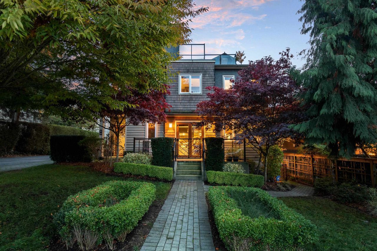 215 W 17th Street, Central Lonsdale, North Vancouver photo number 1 215 W 17th Street, Central Lonsdale, North Vancouver photo number 1