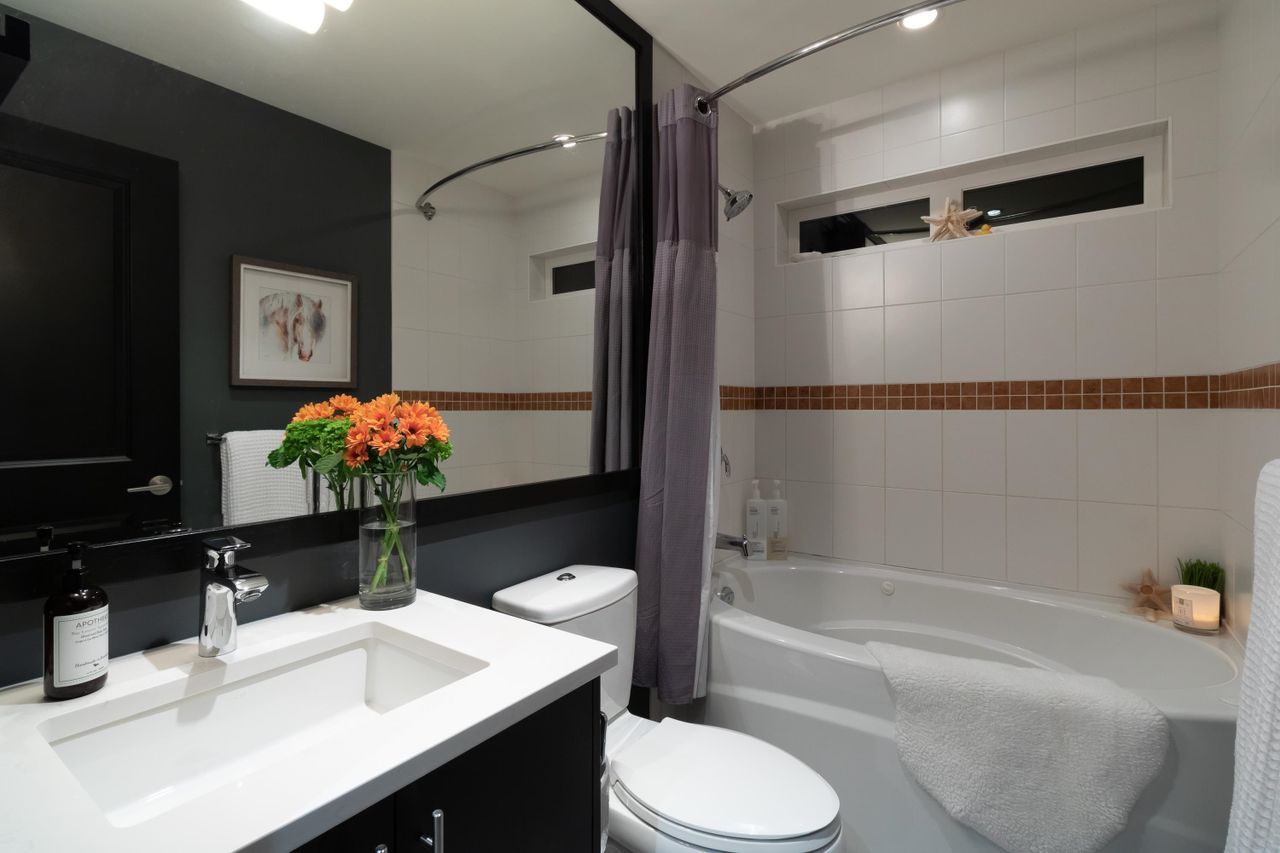 215-w-17th-street-central-lonsdale-north-vancouver-14 at 215 W 17th Street, Central Lonsdale, North Vancouver 215-w-17th-street-central-lonsdale-north-vancouver-14 at 215 W 17th Street, Central Lonsdale, North Vancouver