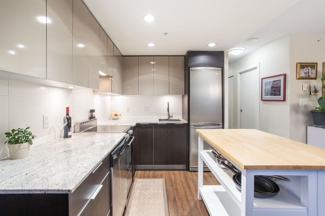 704 - 445 W 2nd Avenue, False Creek, Vancouver West photo number 1 704 - 445 W 2nd Avenue, False Creek, Vancouver West photo number 1