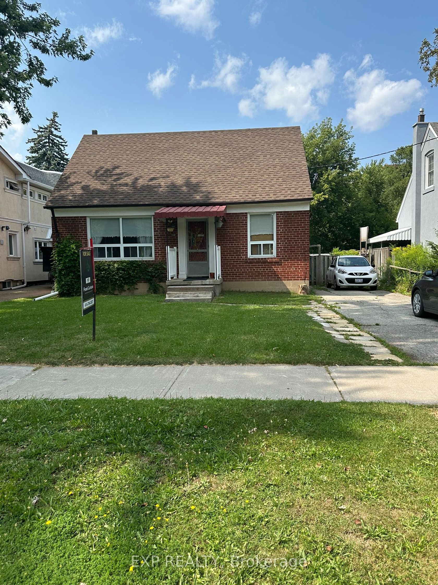 12 Pleasant Avenue, Newtonbrook West, Toronto by Loree Meneguzzi Real Estate 12 Pleasant Avenue, Newtonbrook West, Toronto