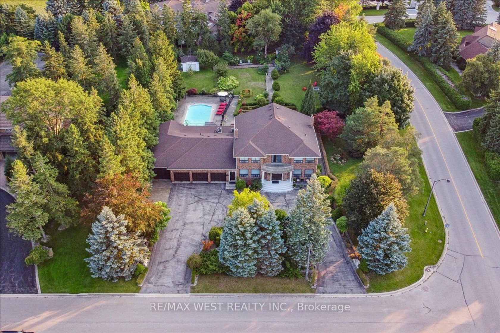 190 Sandys Dr, East Woodbridge, Vaughan 