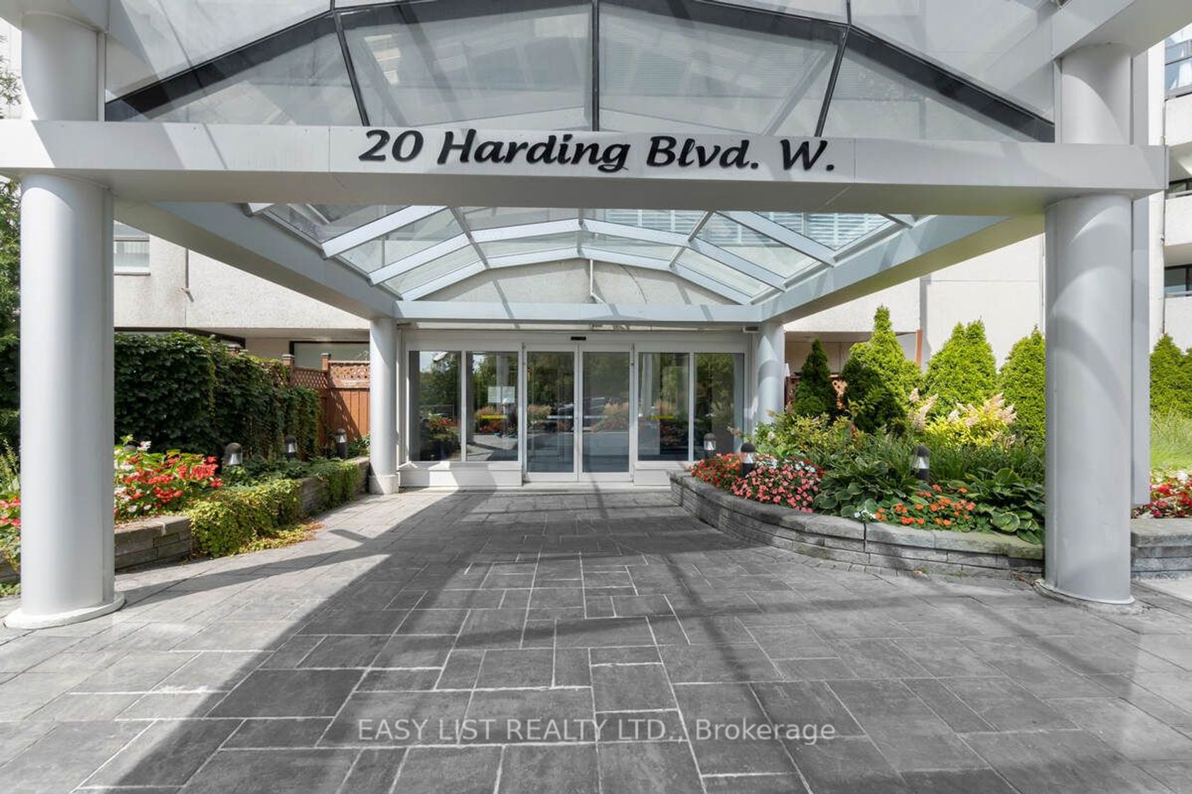 810 - 20 W Harding Blvd, North Richvale, Richmond Hill 