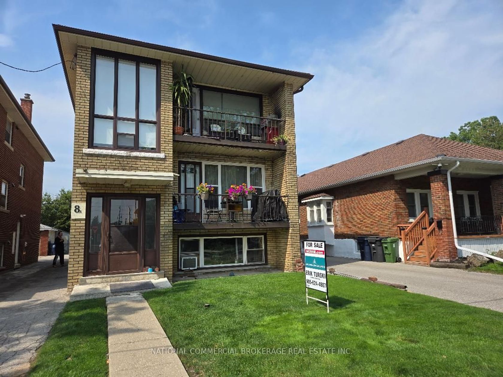 8A Nineteenth Street N, New Toronto, Toronto by Loree Meneguzzi Real Estate 8A Nineteenth Street N, New Toronto, Toronto