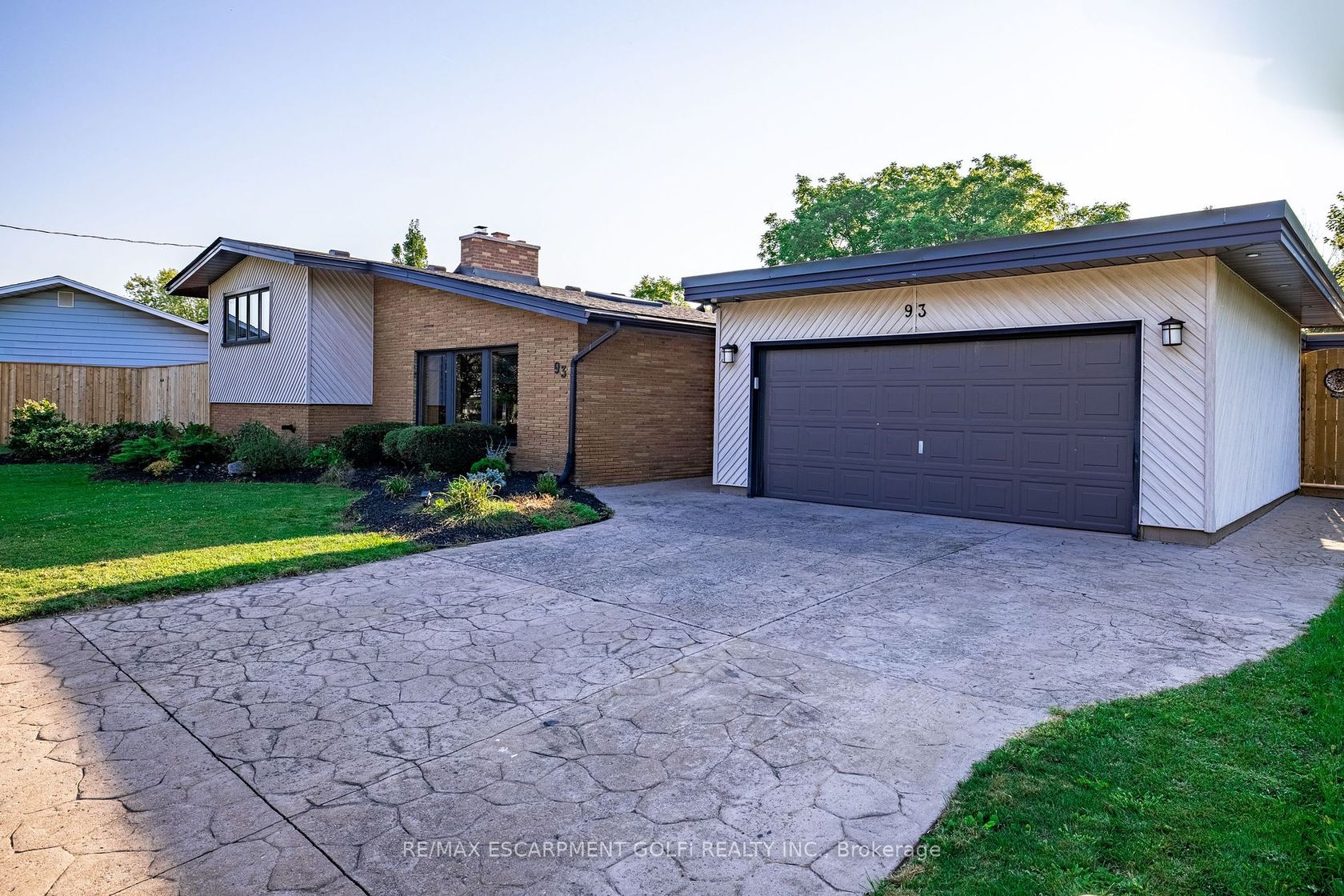 93 Riverview Blvd 