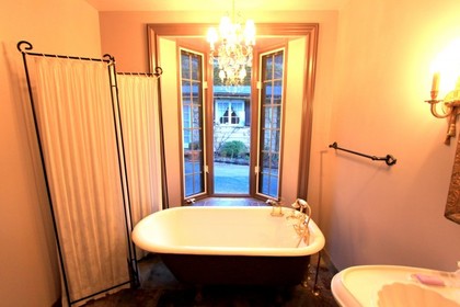 bathroom-tub-640x427 at 1105 Eyremount Drive, British Properties, West Vancouver