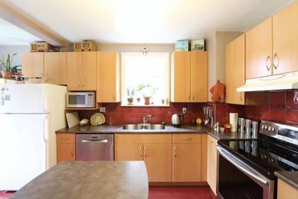 16-2 at 2125 5th Avenue, Grandview VE, Vancouver East