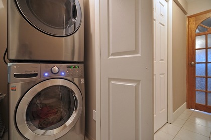 33 at 2233 5th Avenue, Vancouver East