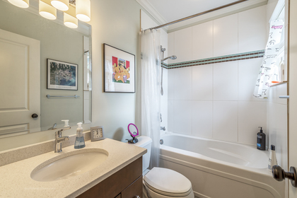 016 at 2562 York Avenue, Kitsilano, Vancouver West