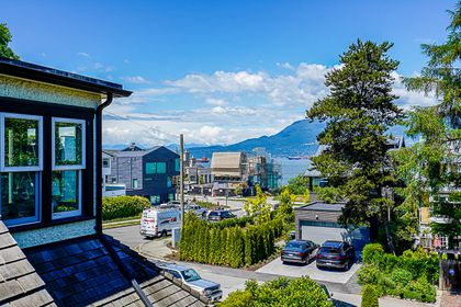 i-5 at 3396 1st Avenue, Kitsilano, Vancouver West