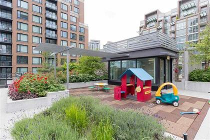 262213070-17 at 211 - 1088 Richards Street, Yaletown, Vancouver West