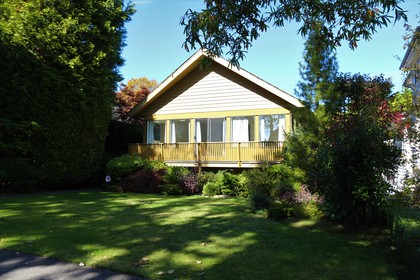Entrance at 2485 West 13th Avenue, Kitsilano, Vancouver West