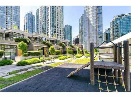 3101-17 at 3001 - 1211 Melville Street, Coal Harbour, Vancouver West