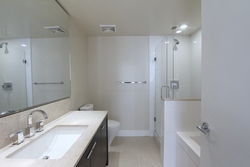 bathroom at 1101 - 1320 Chesterfield Avenue, Central Lonsdale, North Vancouver