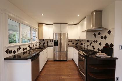 Appliances at 7224 Braeside Drive, Westridge BN, Burnaby North
