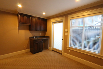 19 at 3065 West 14th Avenue, Kitsilano, Vancouver West