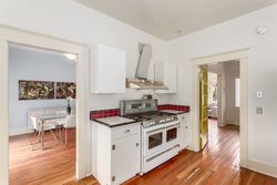 Gas stove/oven  at 2841 Windsor Street, Mount Pleasant VE, Vancouver East