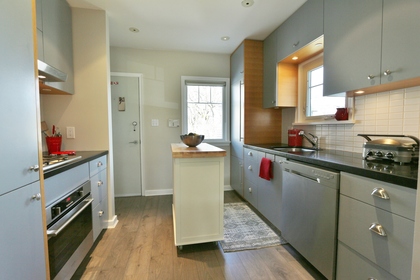 stainless steel appliances at 3205 West 11th Avenue, Kitsilano, Vancouver West