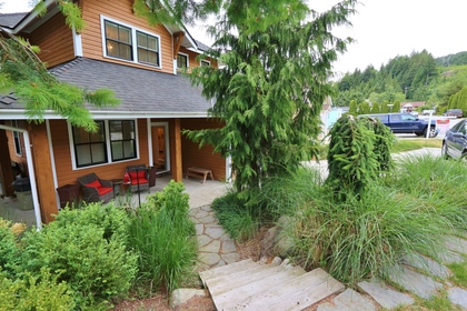 Back entrance  at 828 Britannia Way, Britannia Beach, Squamish
