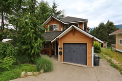 Front entrance at 828 Britannia Way, Britannia Beach, Squamish