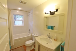 Master bathroom at 828 Britannia Way, Britannia Beach, Squamish
