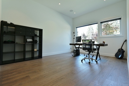 Office at 1888 Tatlow, Pemberton NV, North Vancouver