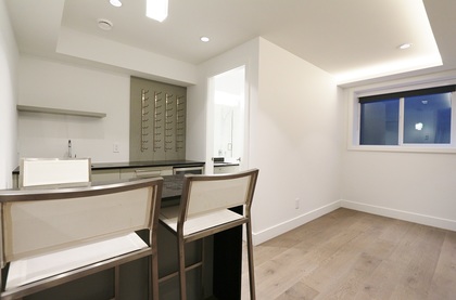 Bar at 1888 Tatlow, Pemberton NV, North Vancouver