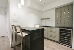 Bar at 1888 Tatlow, Pemberton NV, North Vancouver