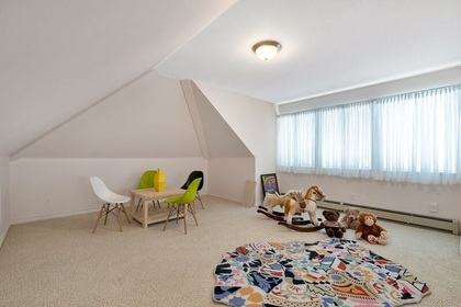 Recreation room at 14527 30 Avenue, Elgin Chantrell, South Surrey White Rock