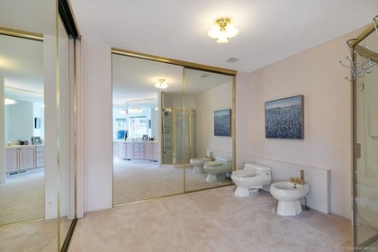 Master bathroom at 14527 30 Avenue, Elgin Chantrell, South Surrey White Rock