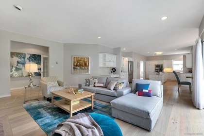 Living room at 14527 30 Avenue, Elgin Chantrell, South Surrey White Rock