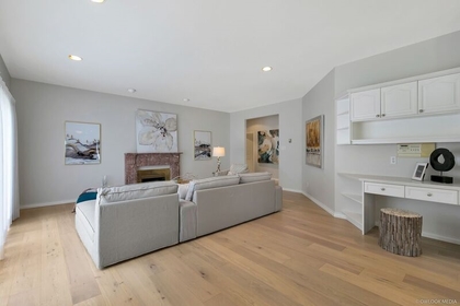 Family room at 14527 30 Avenue, Elgin Chantrell, South Surrey White Rock