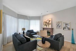 Living room at 14527 30 Avenue, Elgin Chantrell, South Surrey White Rock