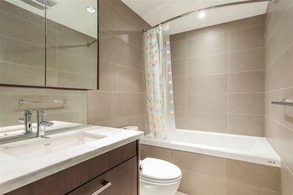 r2172540-3 at 606 - 138 1 Avenue, Main, Vancouver East