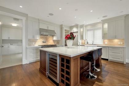 262275472-8 at 2645 Rosebery Avenue, Queens, West Vancouver