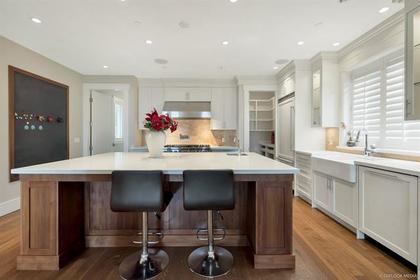 262275472-9 at 2645 Rosebery Avenue, Queens, West Vancouver