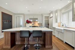 262275472-9 at 2645 Rosebery Avenue, Queens, West Vancouver