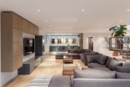 kfzvejrq at 947 Huntingdon Crescent, Dollarton, North Vancouver