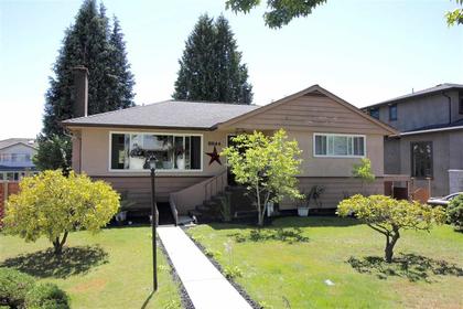 262117774 at 6644 Charles Street, Burnaby North