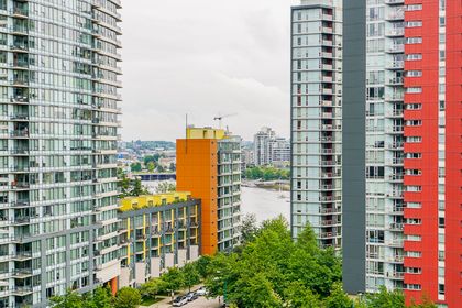 k-3 at 1107 - 68 Smithe Street, Yaletown, Vancouver West