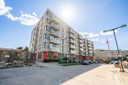 r-3 at 513 - 384 E 1st Street, Mount Pleasant VE, Vancouver East