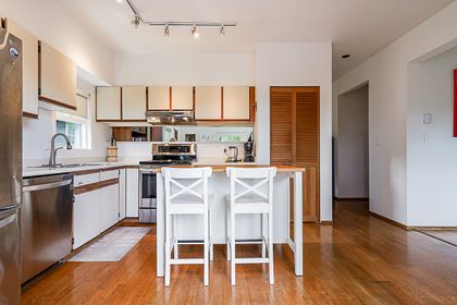 c-5 at 2546 West 2nd Avenue, Kitsilano, Vancouver West