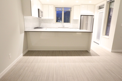 631bf134-f78d-4790-b59d-5135bbb740de at 112 - 2632 Library Lane, Lynn Valley, North Vancouver