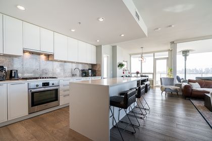 d-2 at 1002 - 118 Carrie Cates Court, Lower Lonsdale, North Vancouver