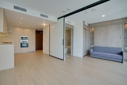 b-3 at 1612 - 89 Nelson Street, Yaletown, Vancouver West