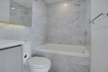 e-1 at 1612 - 89 Nelson Street, Yaletown, Vancouver West